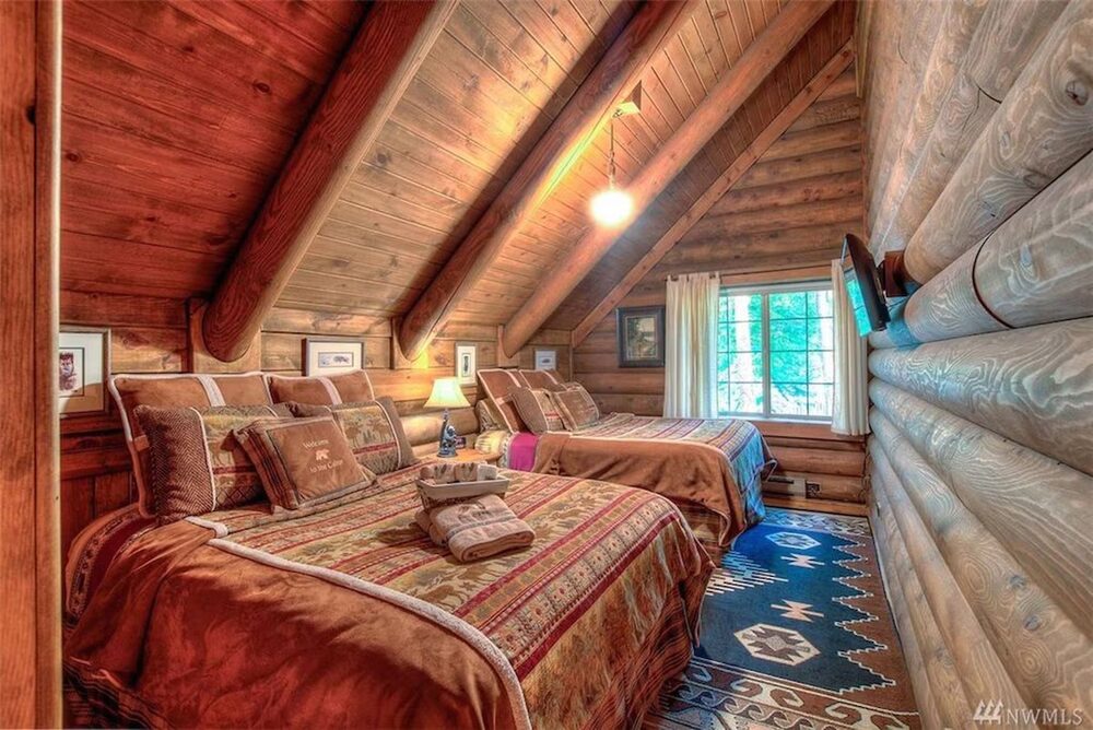 Upper Queen Suite